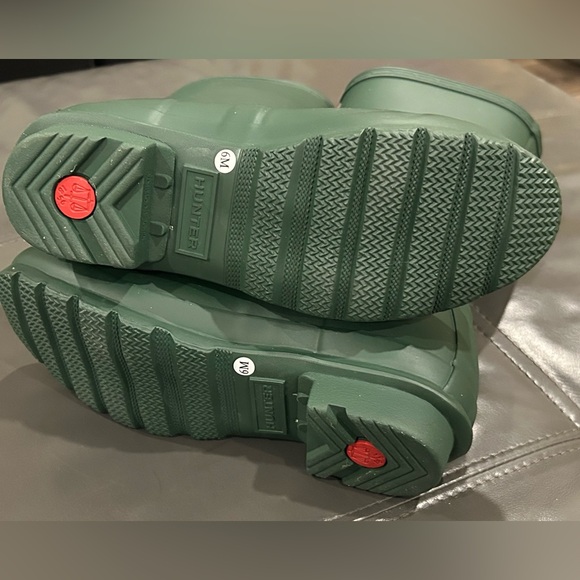Hunter Classic Dark Green Boots - Picture 6 of 7